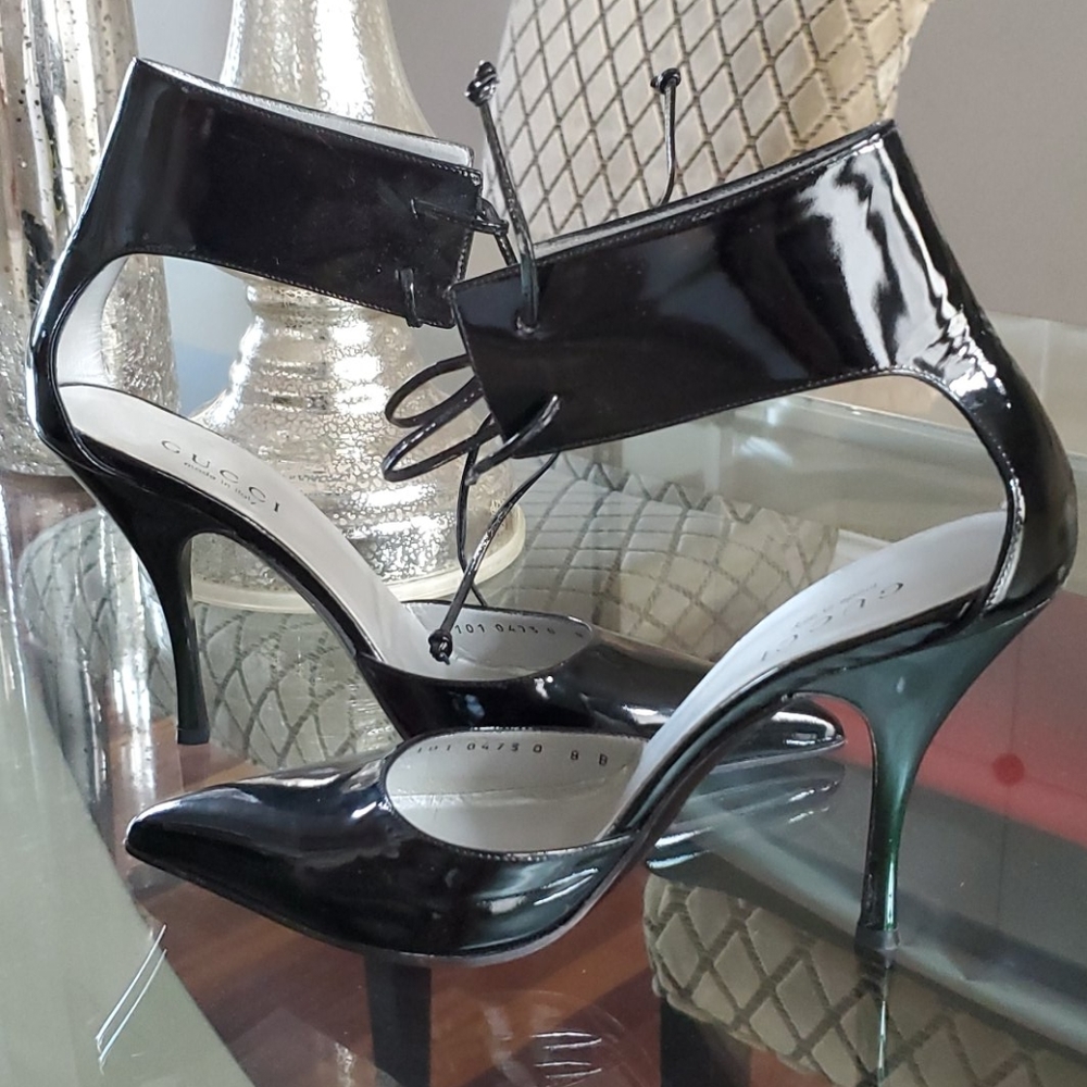 Ladies size 8 brand new Black Patent Gucci heel